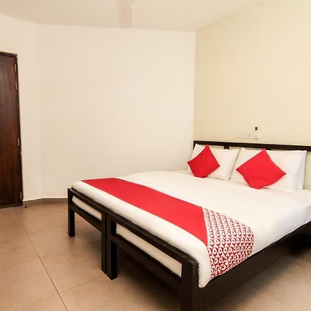 Saninro Hotel - Ragama Zimmer foto