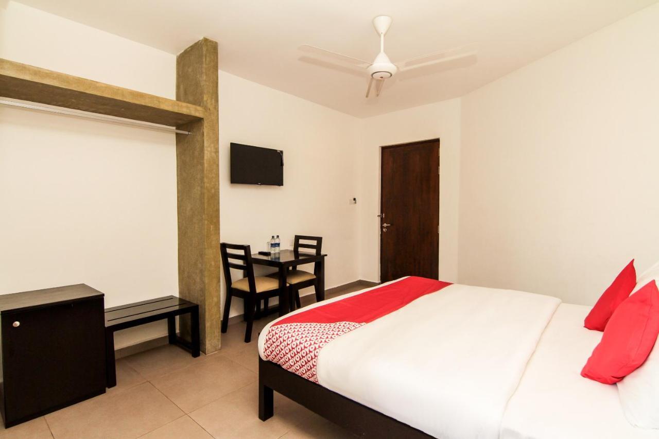 Saninro Hotel - Ragama Zimmer foto